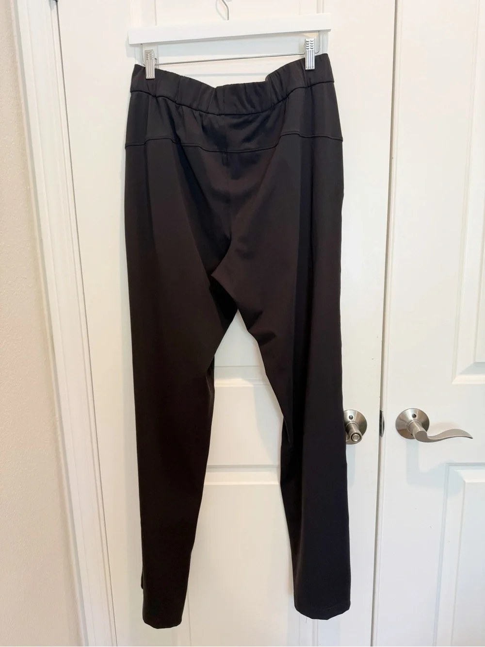 LULULEMON On The Fly Pants in Black size 10 Tall Drawstring Ankle Athleisure